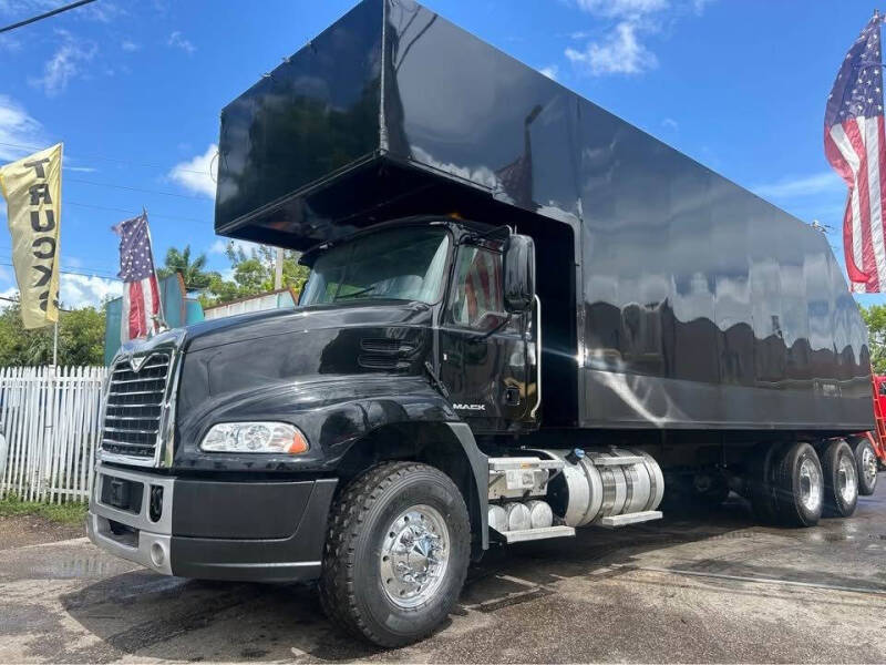 2016 Mack Pinnacle