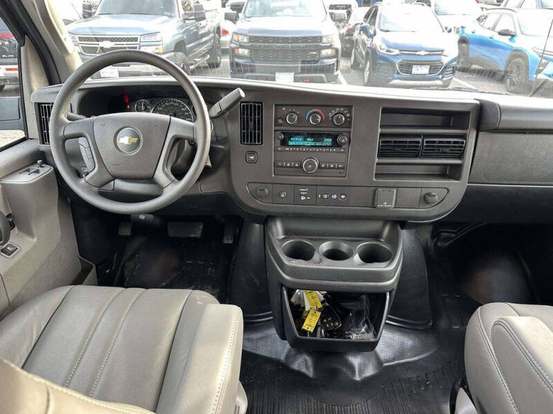 2025 Chevrolet Express 2500