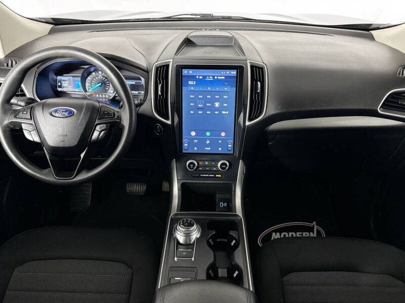 2022 Ford Edge SE
