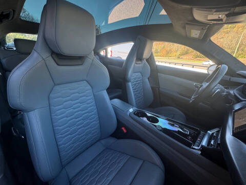 2024 Audi e-tron GT quattro Prestige