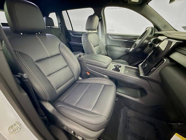 2024 GMC Acadia Elevation