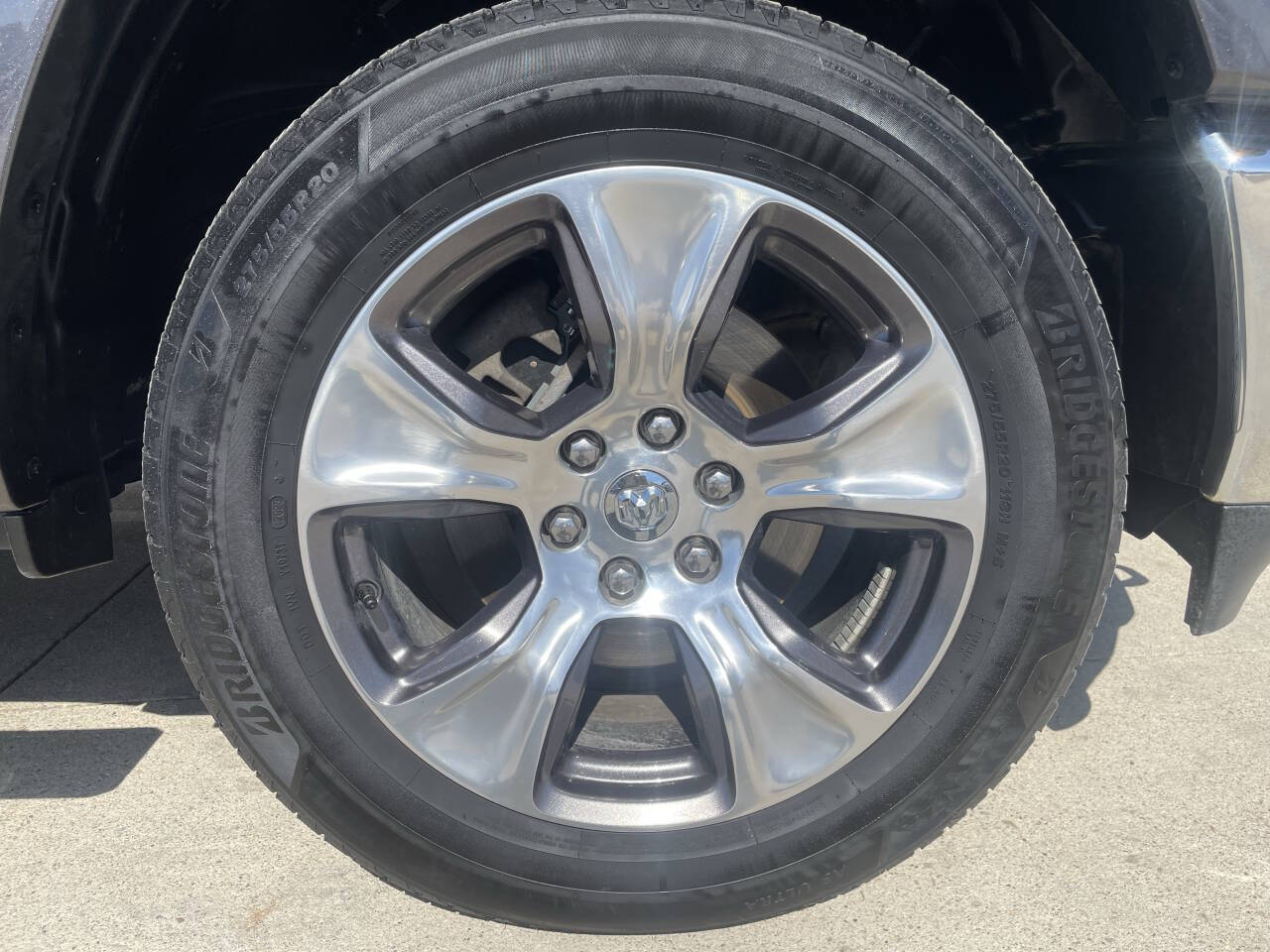 2019 Ram 1500 Laramie photo 9