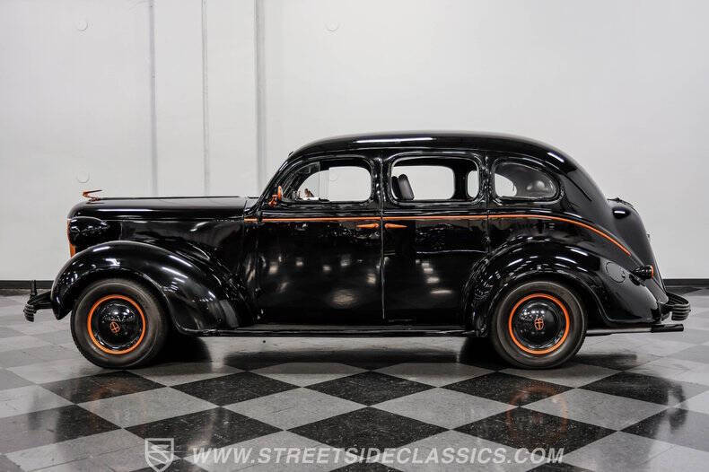 1937 Chrysler Desoto