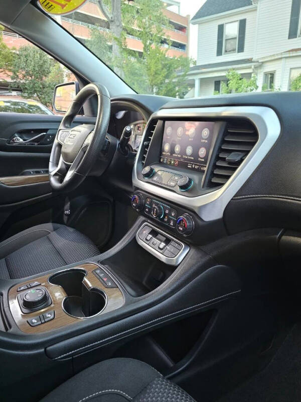 2021 GMC Acadia SLE