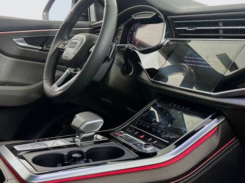 2024 Audi SQ8 4.0T quattro Premium Plus