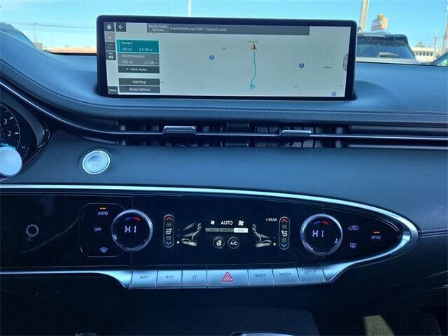 2023 Genesis GV70 2.5T Standard