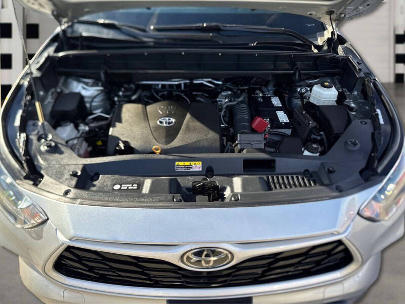 2021 Toyota Highlander LE