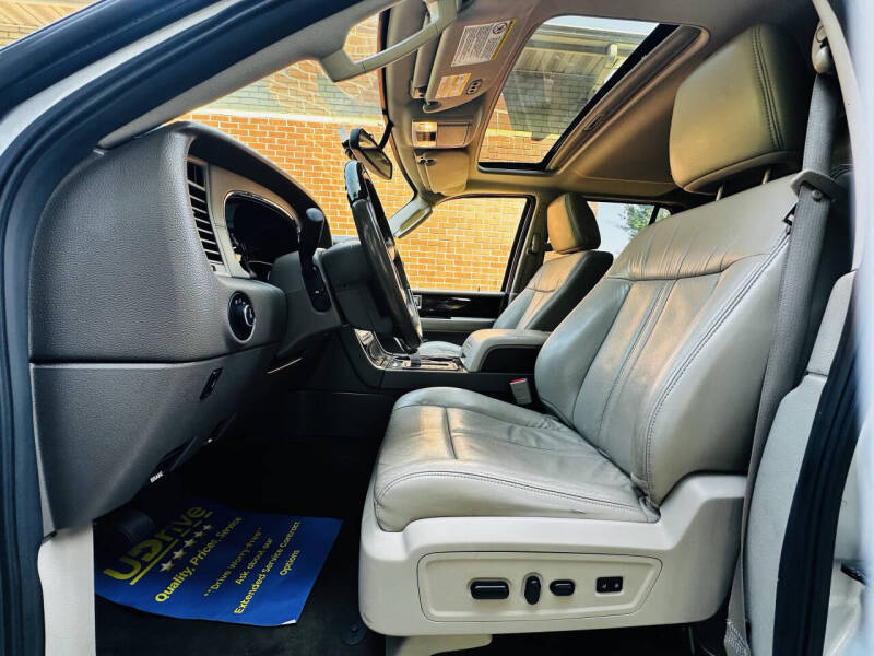 2016 Lincoln Navigator Select