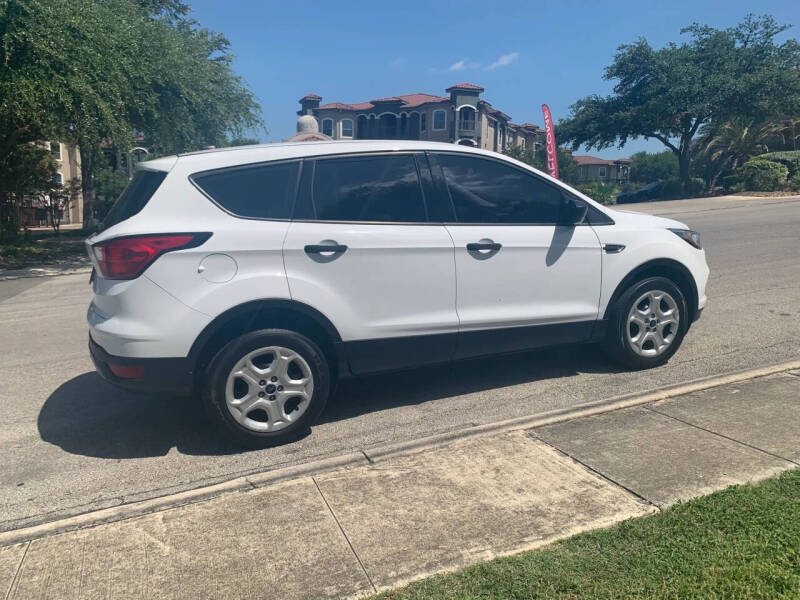 2019 Ford Escape S