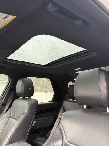 2017 Land Rover Discovery SE