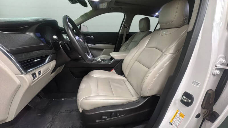 2019 Cadillac XT4 Premium Luxury