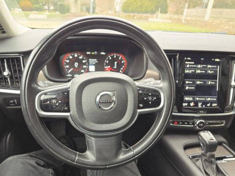 2018 Volvo V90 Cross Country T6