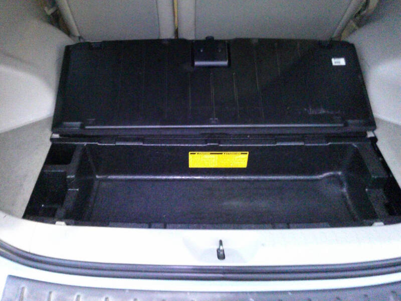 2013 Toyota Prius v Five