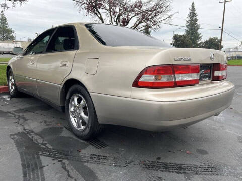 2000 Lexus ES 300
