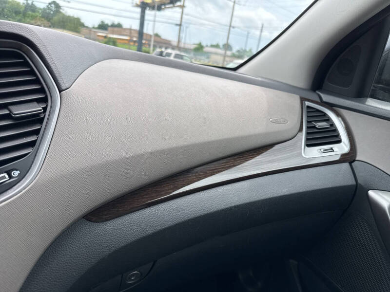 2017 Hyundai Santa Fe SE