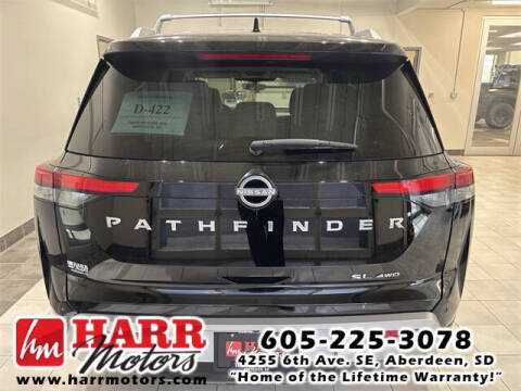 2024 Nissan Pathfinder SL