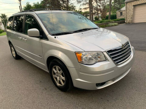 2008 Chrysler Town and Country for sale at Via Roma Auto Sales in Columbus OH