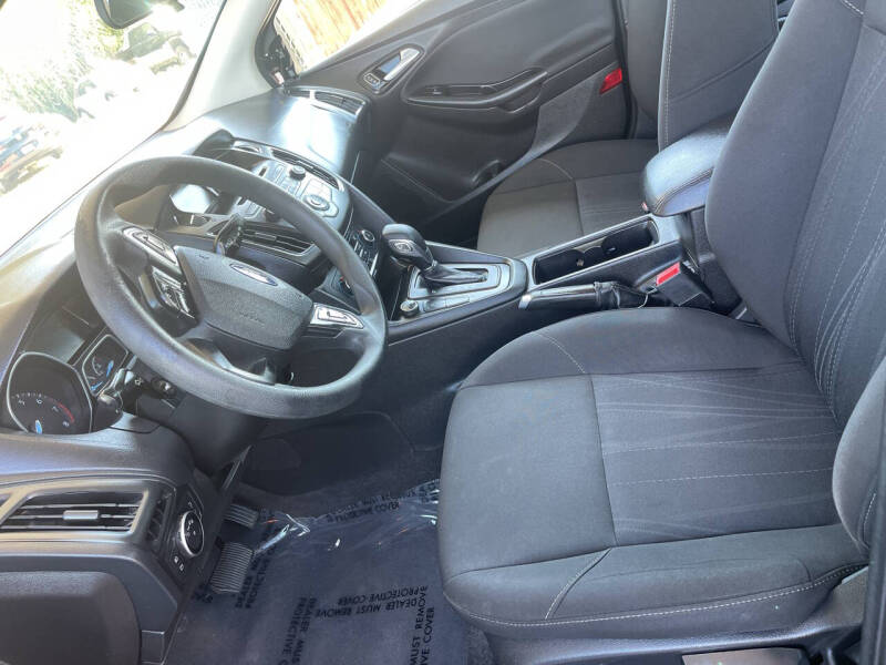 2017 Ford Focus SE