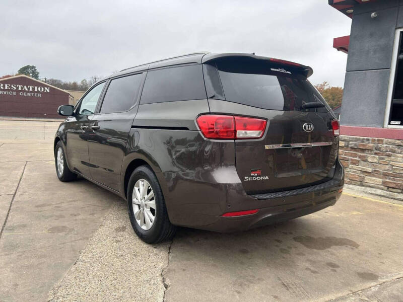 2016 Kia Sedona LX
