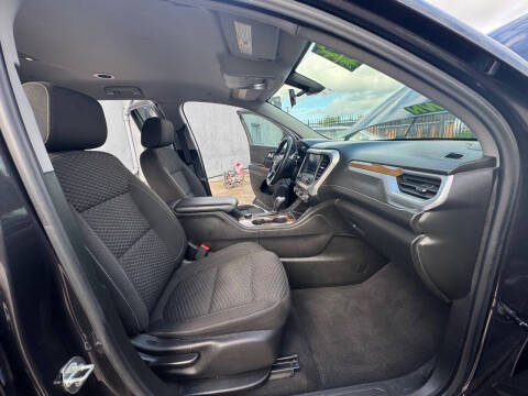 2017 GMC Acadia SLE-2