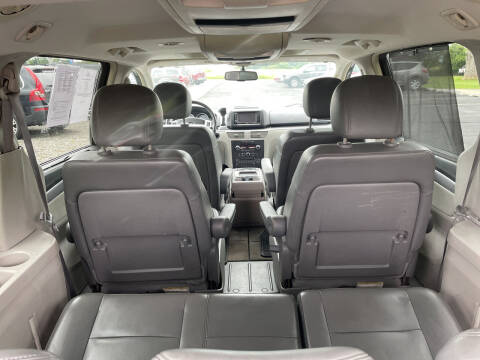 2010 Volkswagen Routan SEL Premium
