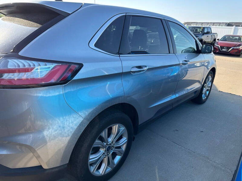 2022 Ford Edge Titanium