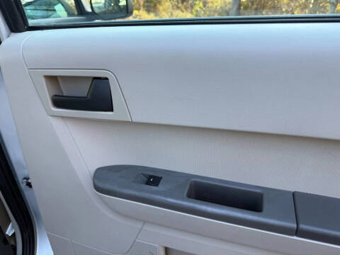 2011 Ford Escape XLS