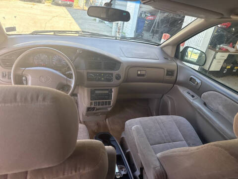 2002 Toyota Sienna LE