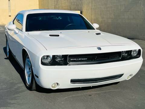 2010 Dodge Challenger for sale at Auto Zoom 916 in Los Angeles CA