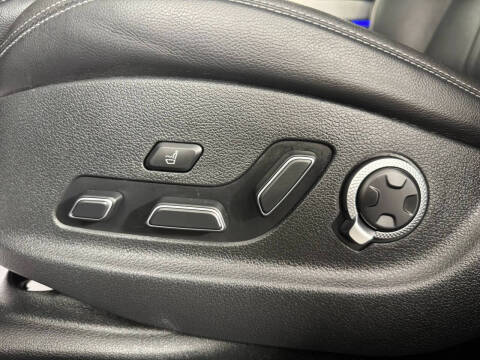 2023 Genesis GV70 2.5T Standard