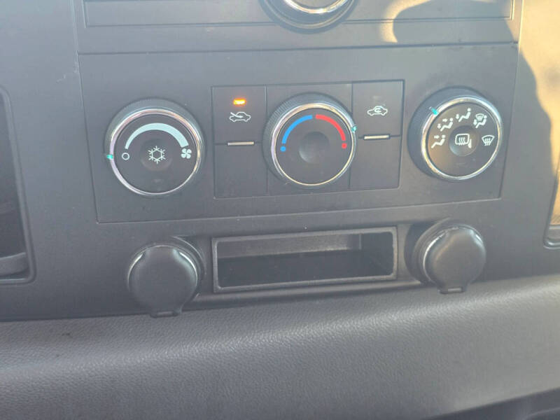 2011 Chevrolet Silverado 3500HD CC