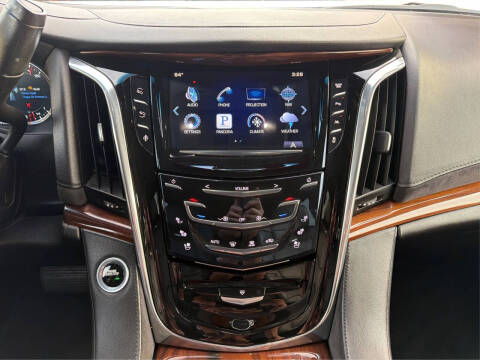 2016 Cadillac Escalade Luxury Collection