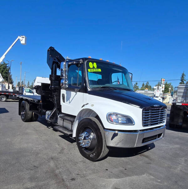 2004 Freightliner M2 106