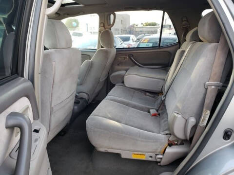2005 Toyota Sequoia SR5