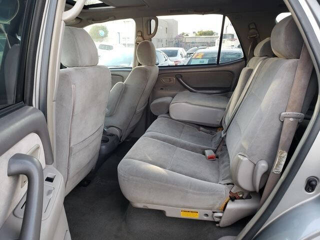 2005 Toyota Sequoia SR5