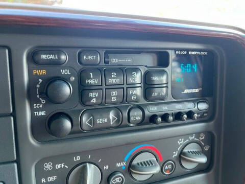 2000 Cadillac Escalade