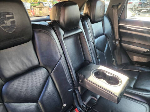 2014 Porsche Cayenne Platinum