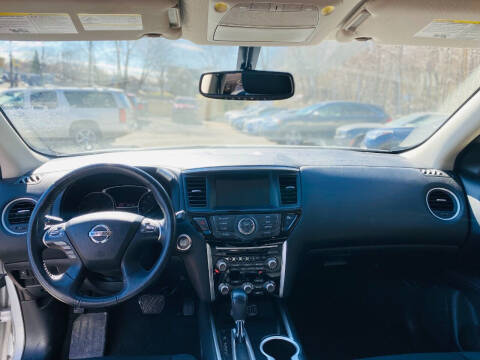 2018 Nissan Pathfinder SV