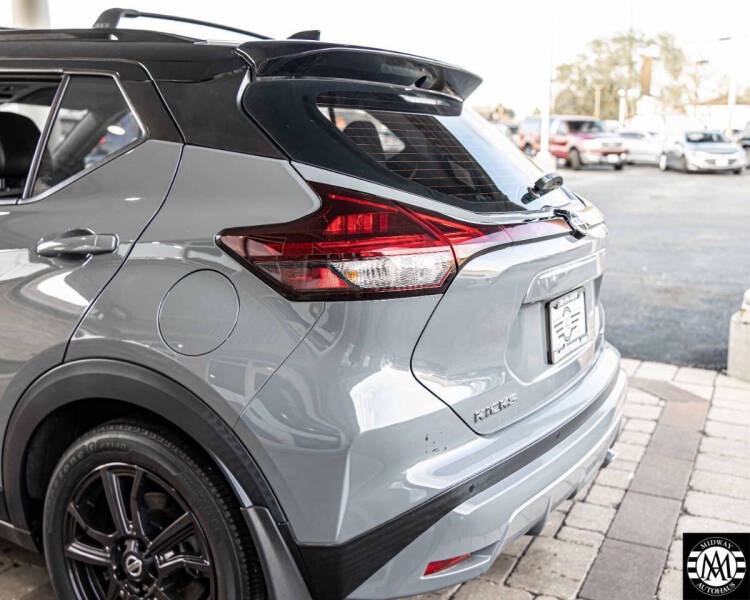 2021 Nissan Kicks SR