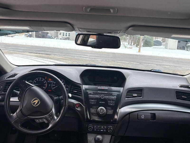 2013 Acura ILX 2.0L w/Premium