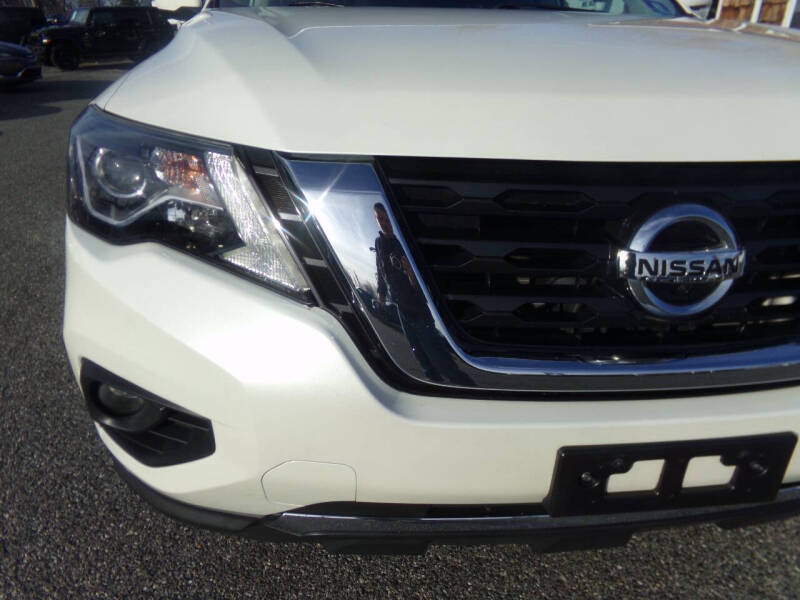 2017 Nissan Pathfinder SL