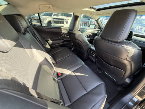 2024 Lexus ES 300h F SPORT Design