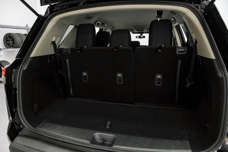 2025 Nissan Pathfinder S