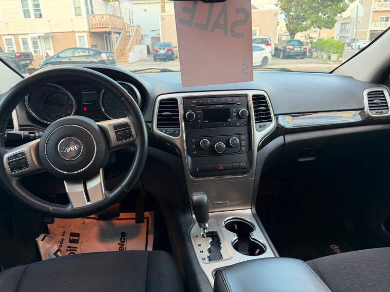 2012 Jeep Grand Cherokee Laredo