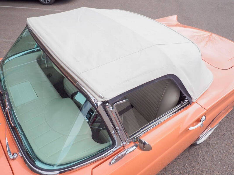 1957 Ford Thunderbird