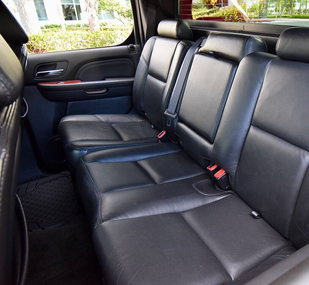 2007 Cadillac Escalade EXT 19
