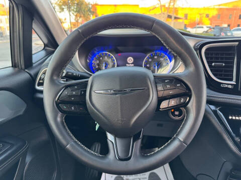 2022 Chrysler Pacifica Touring