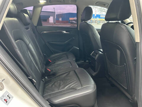 2011 Audi Q5 2.0T quattro Premium