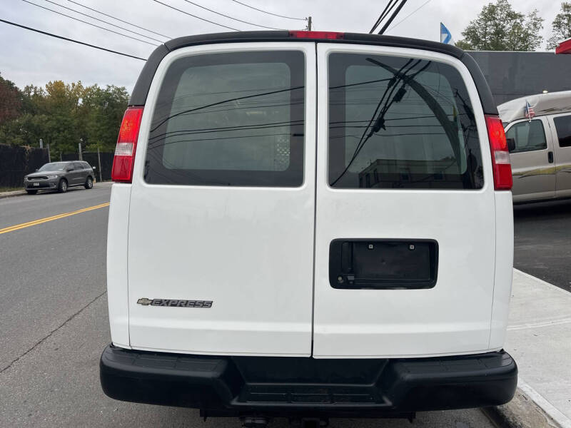 2020 Chevrolet Express 2500