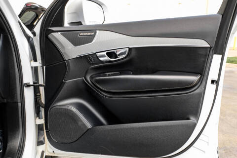 2016 Volvo XC90 T8 eAWD R-Design